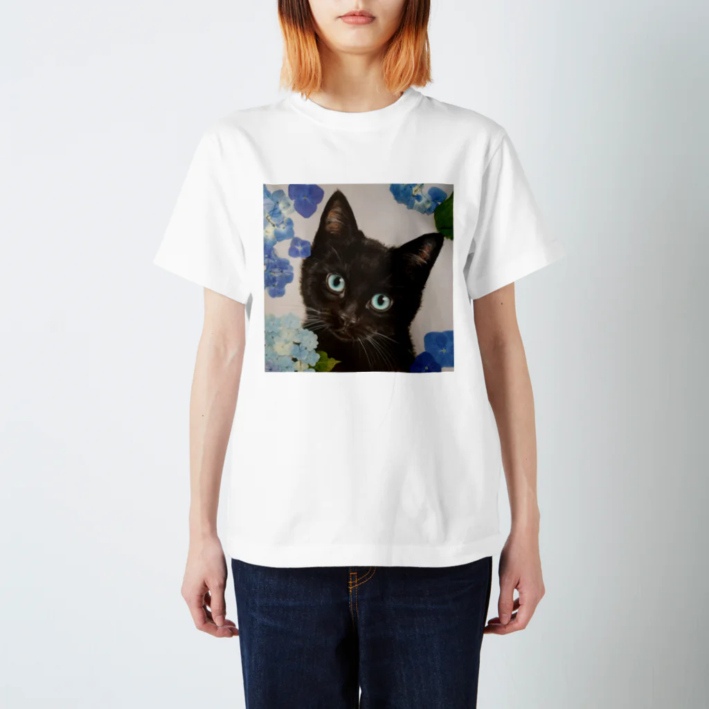 おちょぴの紫陽花とくろねこ スタンダードTシャツ