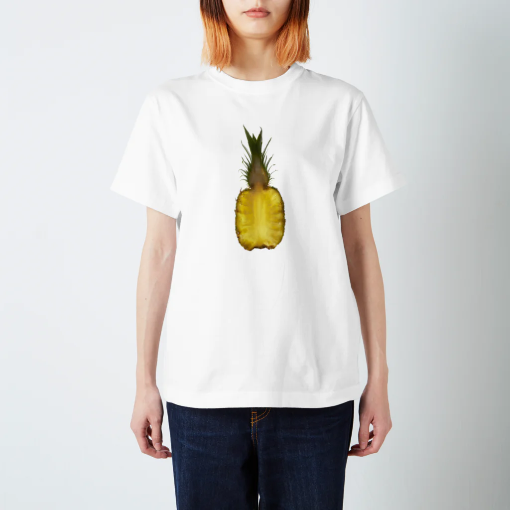 ShotaMiyakeの果物の断面図シリーズの写真(パイナップル) Regular Fit T-Shirt
