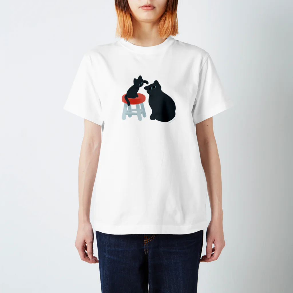 nananaのつんつんするこねこ Regular Fit T-Shirt