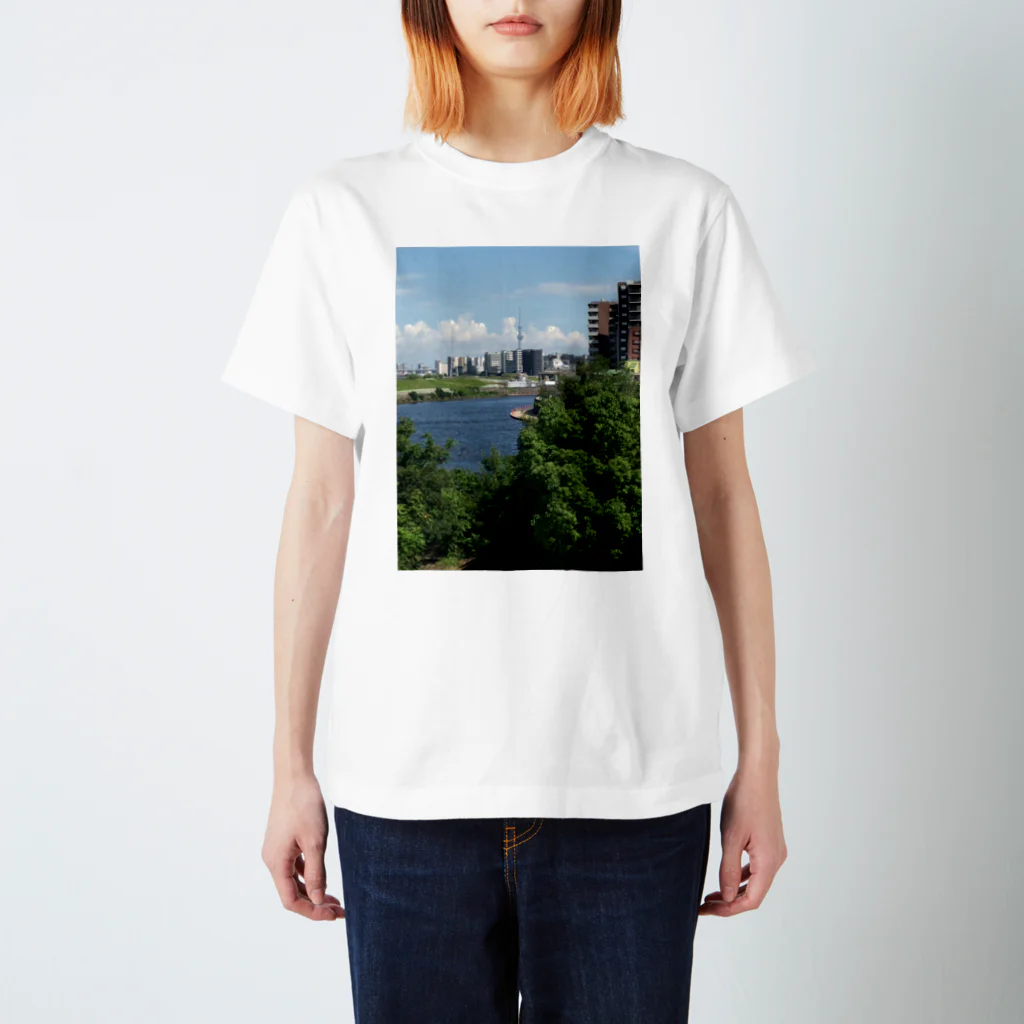 はるんけあの街並み 東京スカイツリーを添えて スタンダードTシャツ