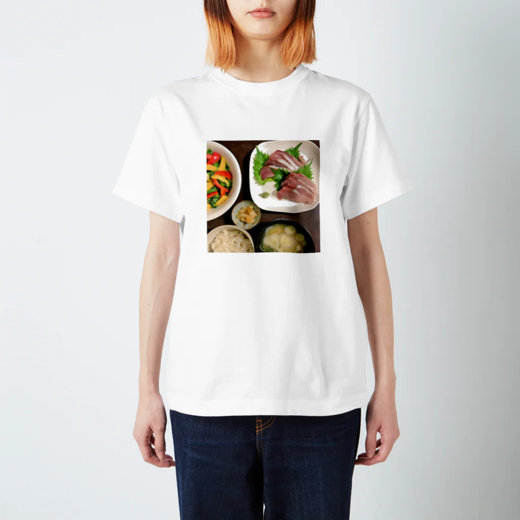 よかったらどうぞのイナダのお刺身定食デス Regular Fit T-Shirt