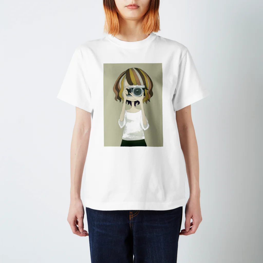 絵の具と女の子の一つ眼ちゃん Regular Fit T-Shirt