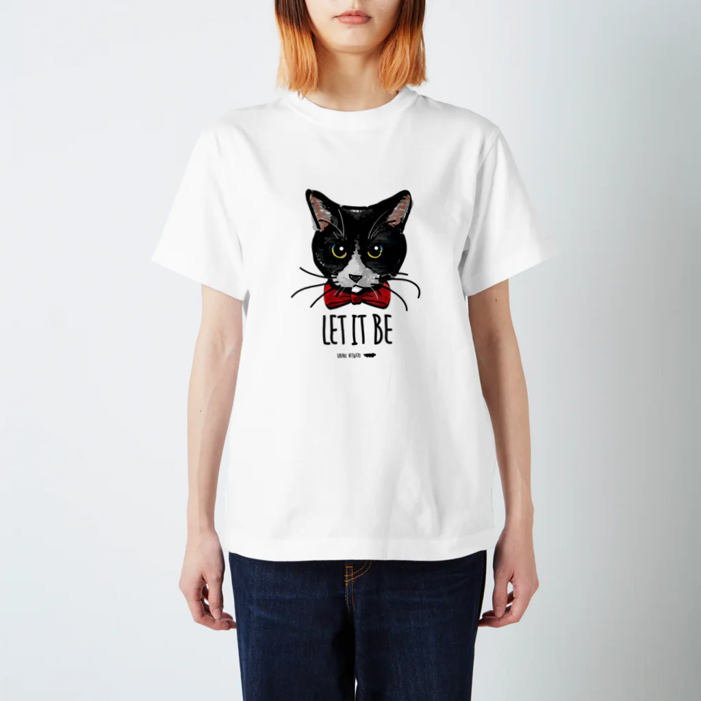 とべない熱帯魚の白黒猫 スタンダードTシャツ