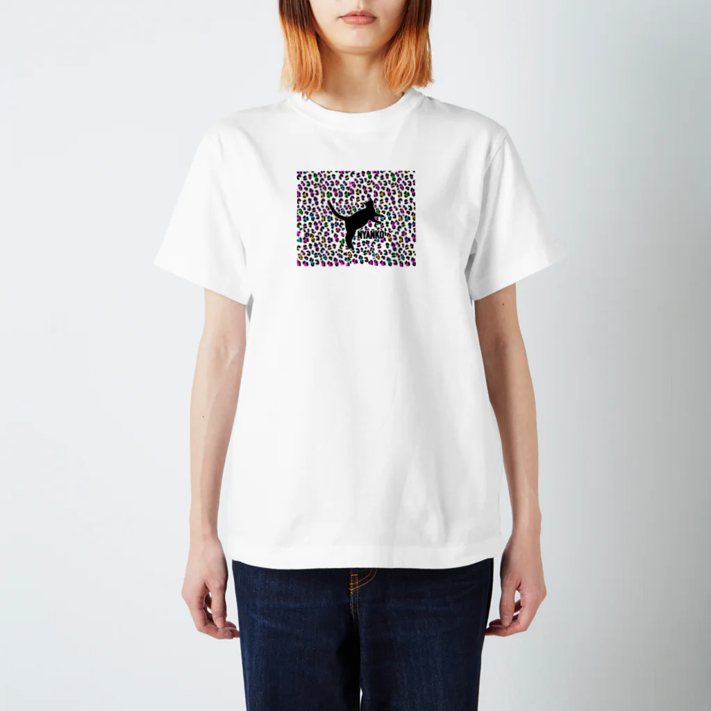 保護猫支援ショップ・パール女将のお宿のNYANKO　レオパード（豹柄） Regular Fit T-Shirt