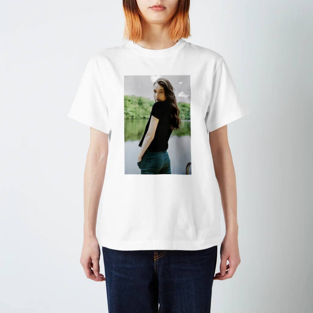 TAKE_HのAli_Photographer Regular Fit T-Shirt