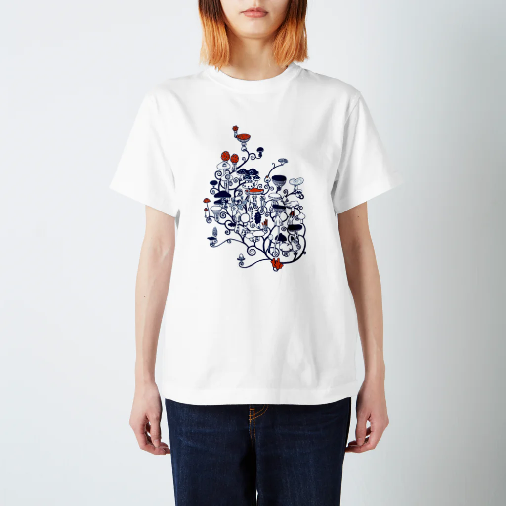 キノコの小部屋 MushAndRoomのキノコタウン【菌類図譜 キノコ きのこ】 スタンダードTシャツ