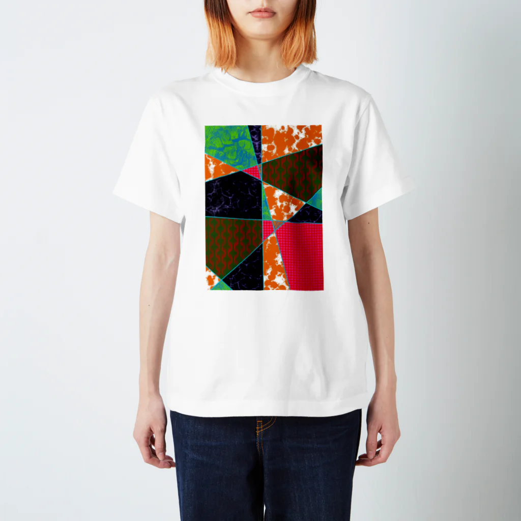 Kinaco69のポップなステンドグラス風 Regular Fit T-Shirt