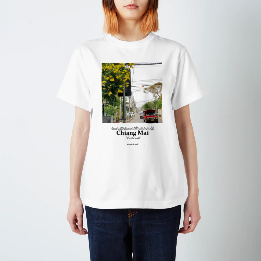 yutriptのチェンマイの花とソンテウ スタンダードTシャツ