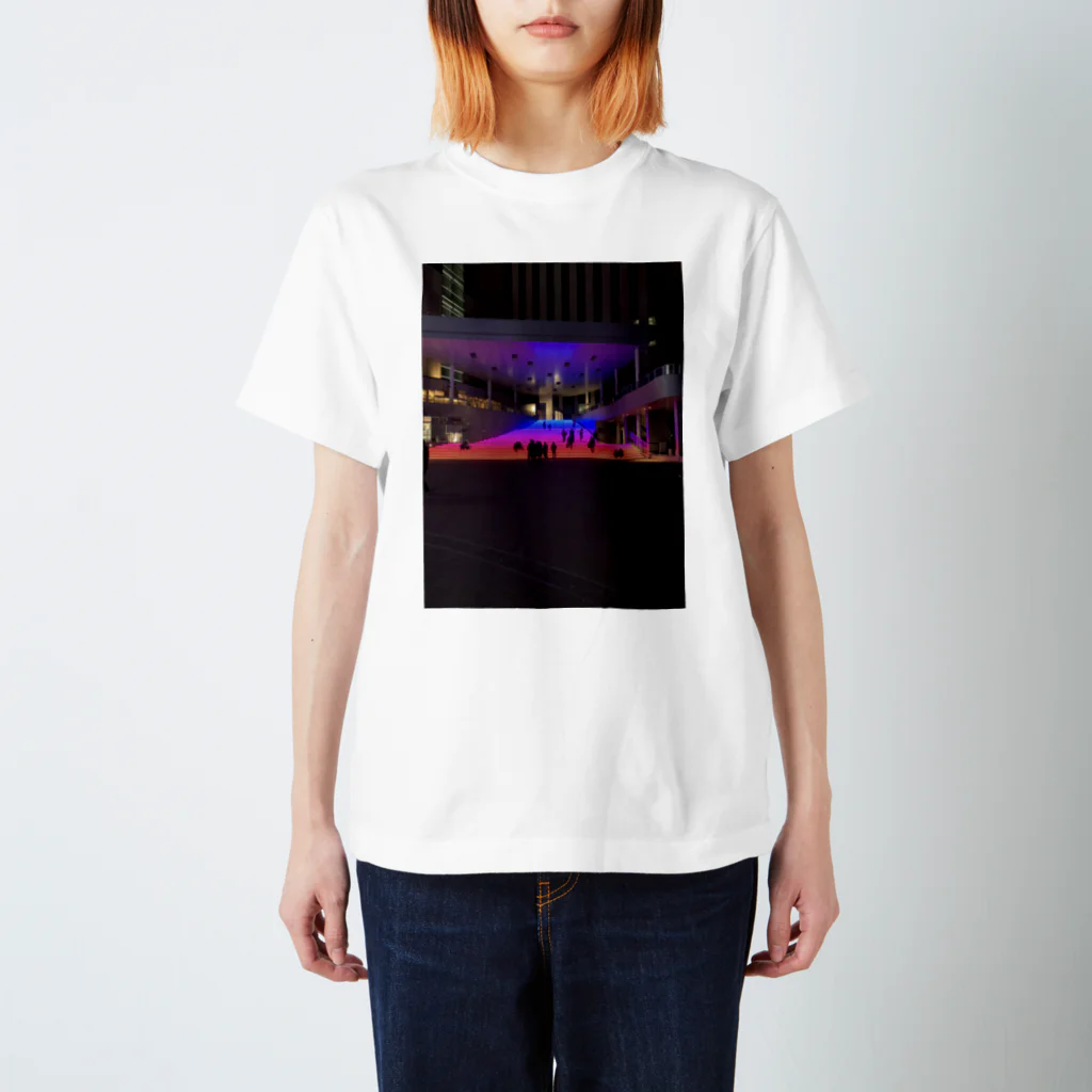 leo_leoの海外シャツみたい Regular Fit T-Shirt