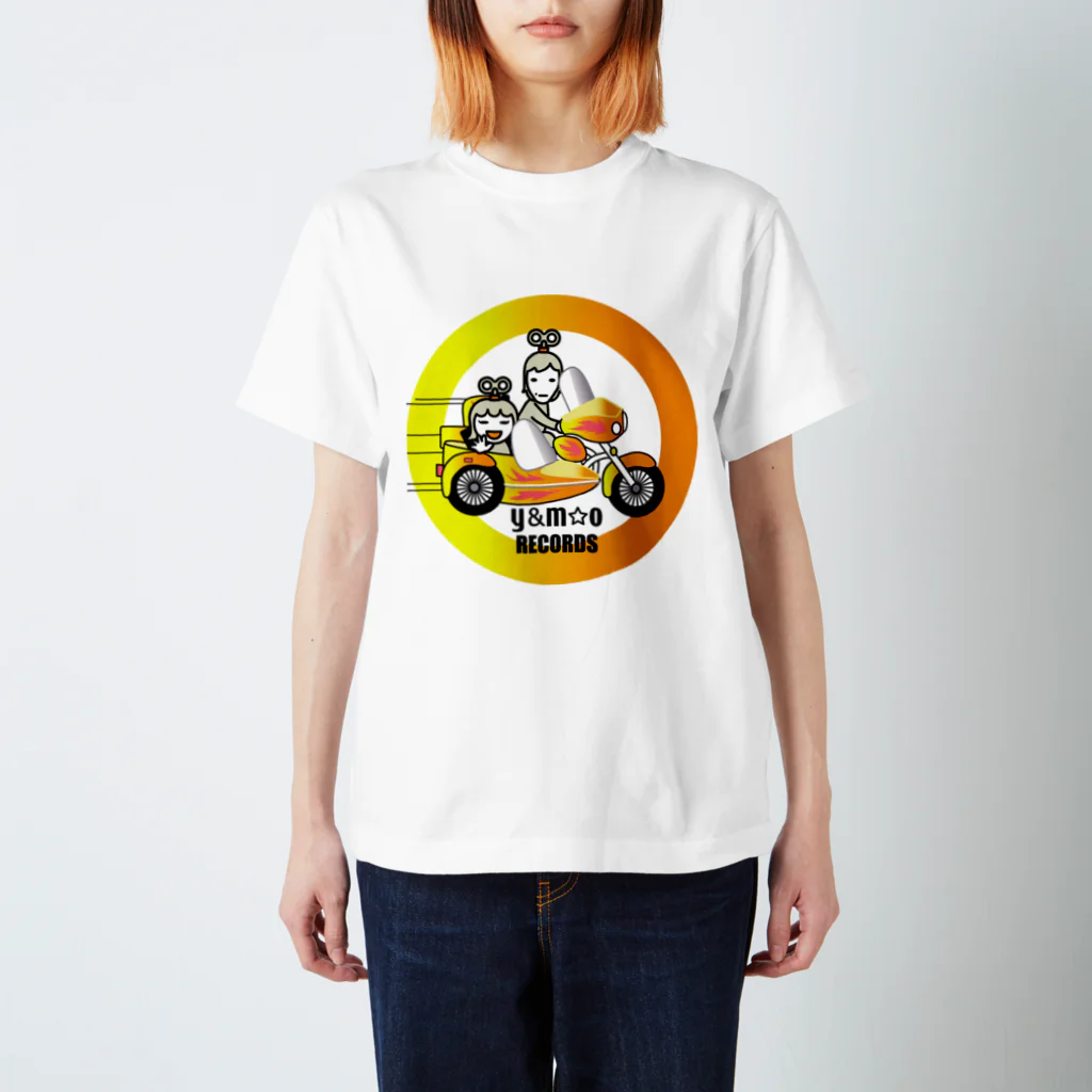 やすこーん（YASCORN）鉄道のY＆M☆O RECORDS Regular Fit T-Shirt
