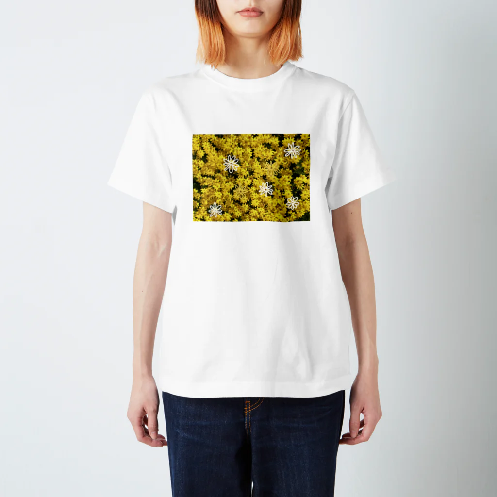 Mintyiitみんてぃっとの黄色いお花といたずら書き Regular Fit T-Shirt