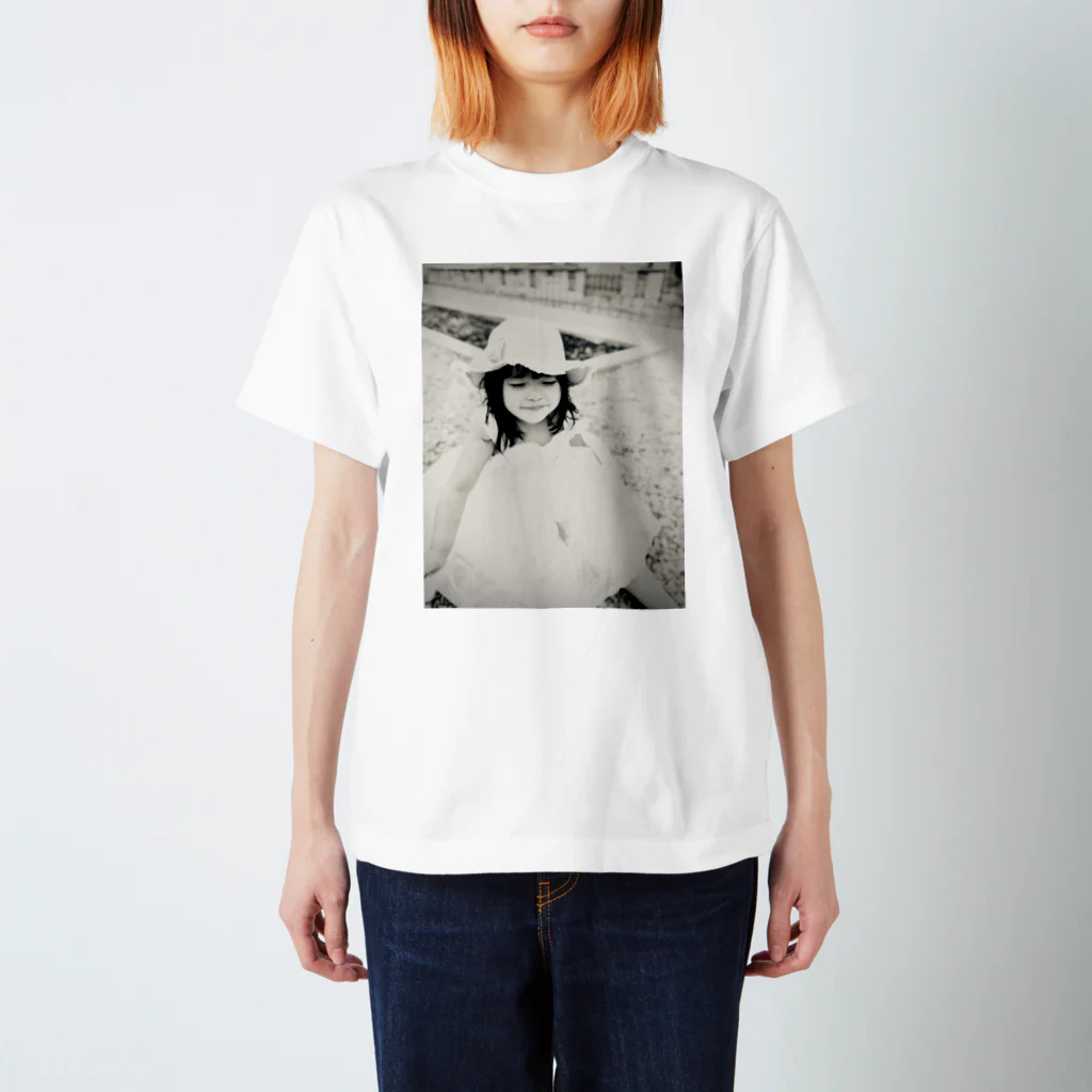 lily_futureのドレスと私 Regular Fit T-Shirt