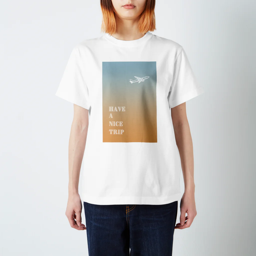 旅々PHOTOの良い旅を！ by AIRPLANE Regular Fit T-Shirt