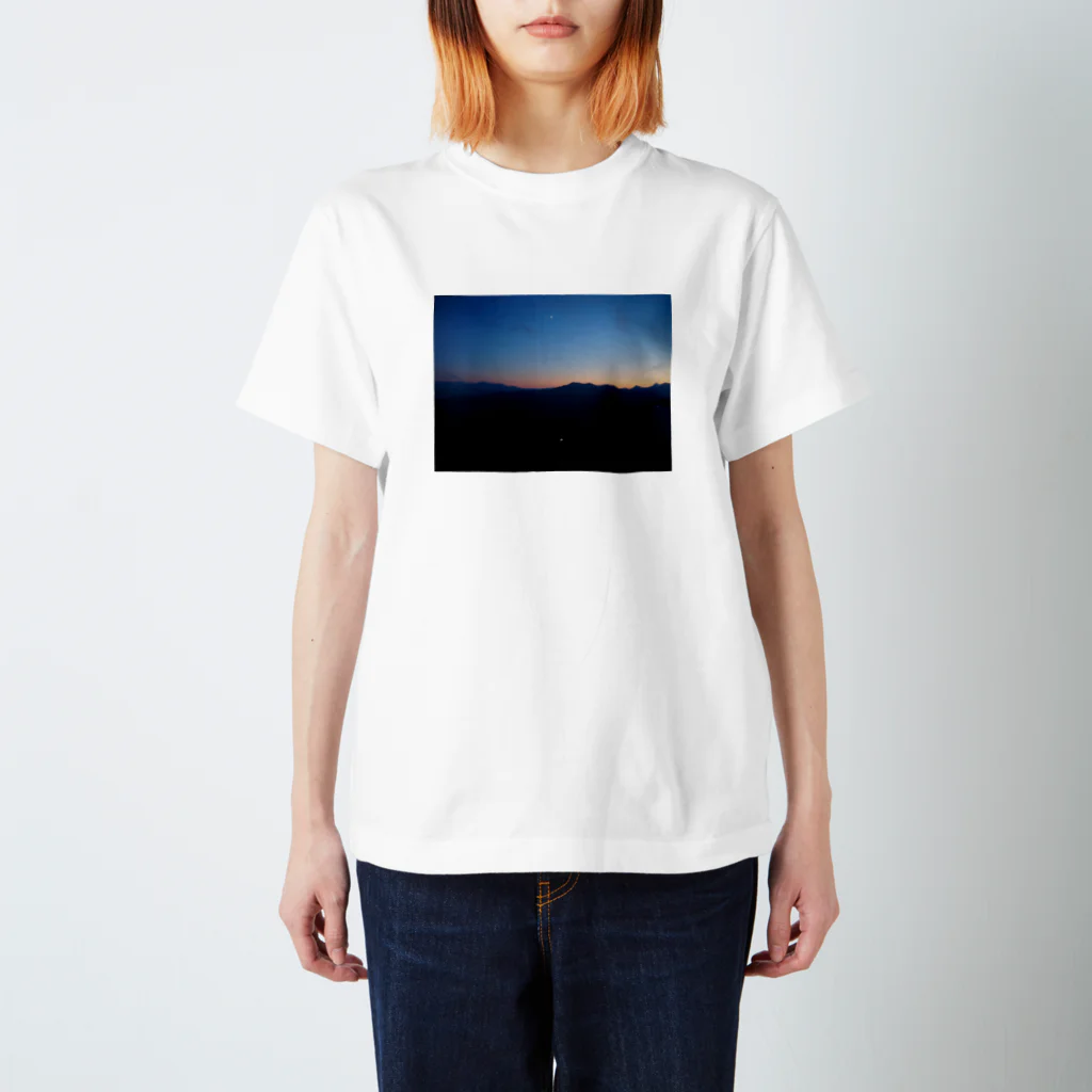 Udon_tabetaiの藻岩山の夕日 スタンダードTシャツ