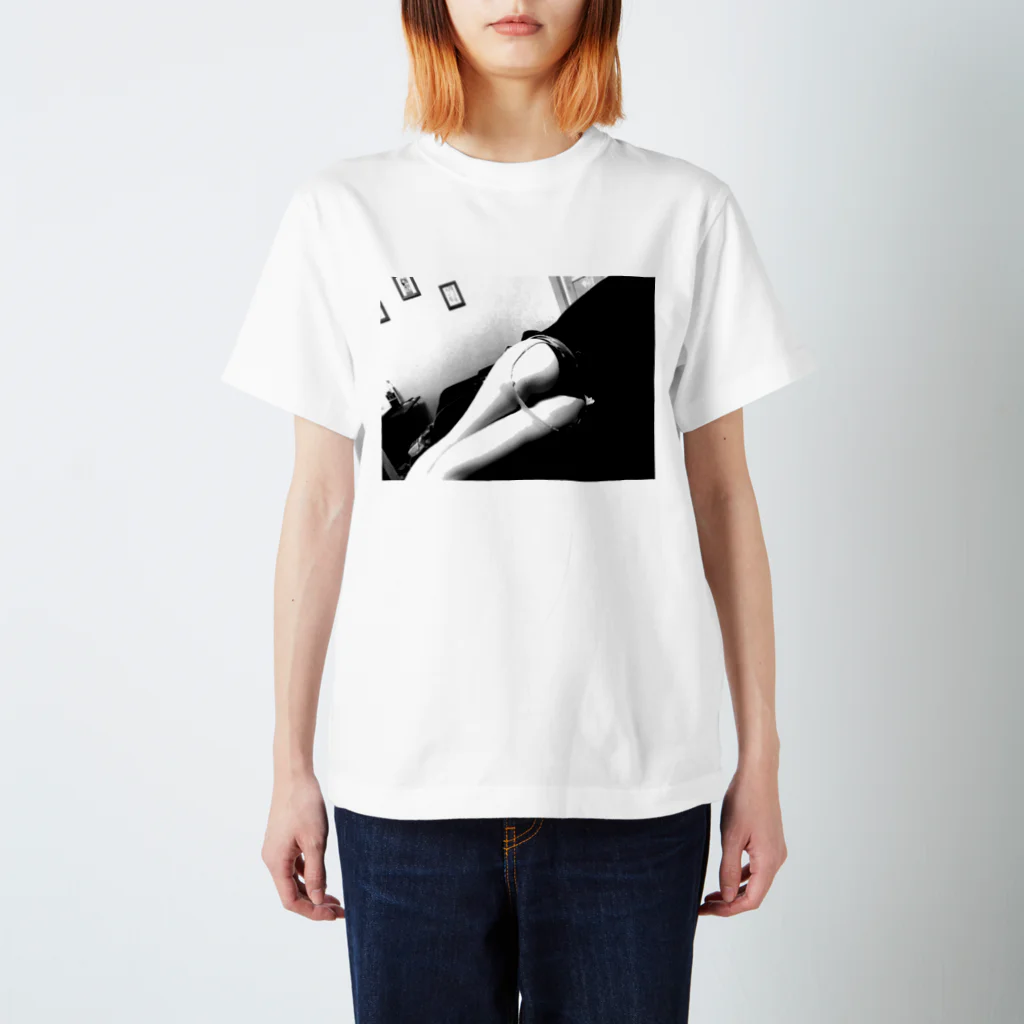 NORI1980のBooty cutie Regular Fit T-Shirt