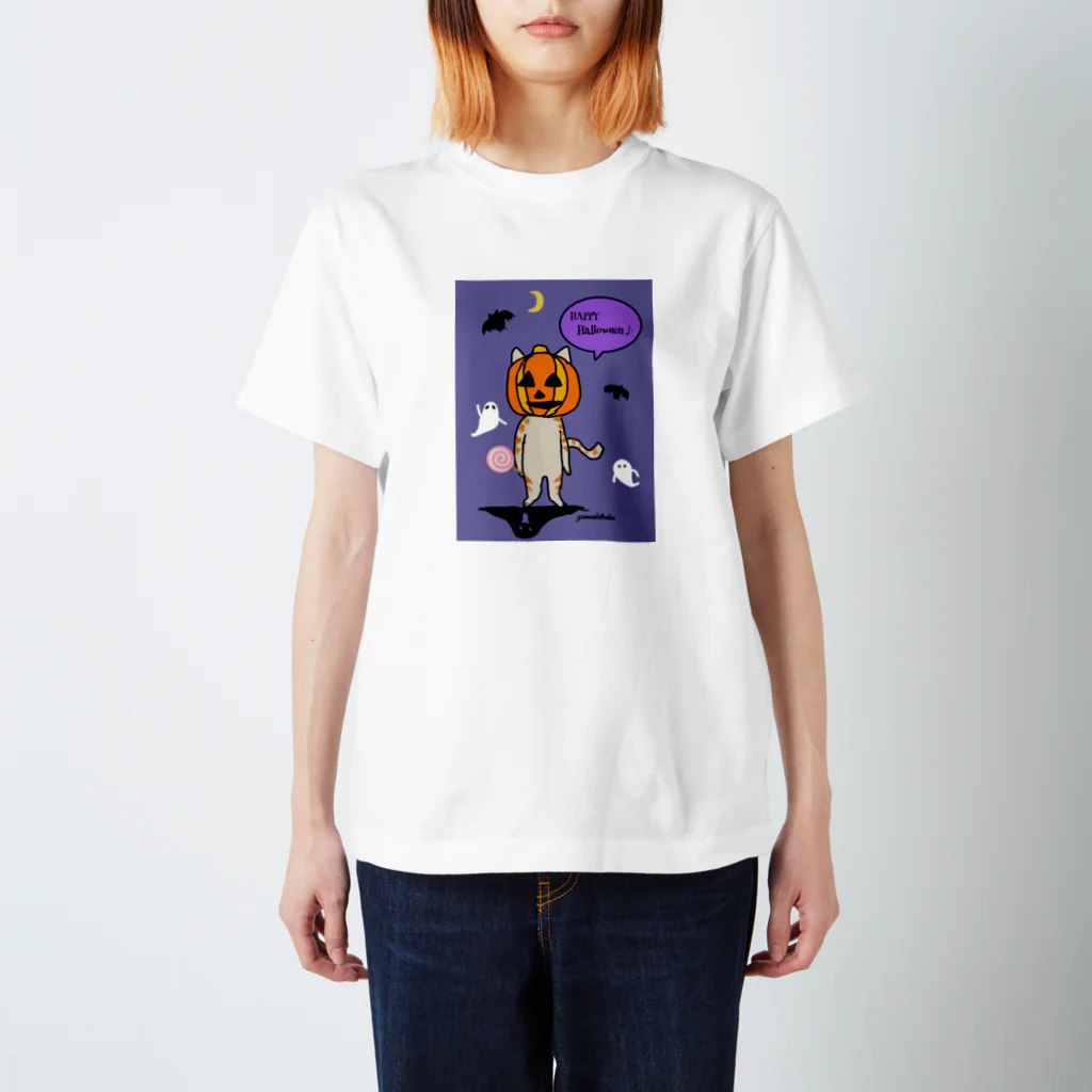 Yamadatinkuの猫　茶トラ　ハロウィーン スタンダードTシャツ