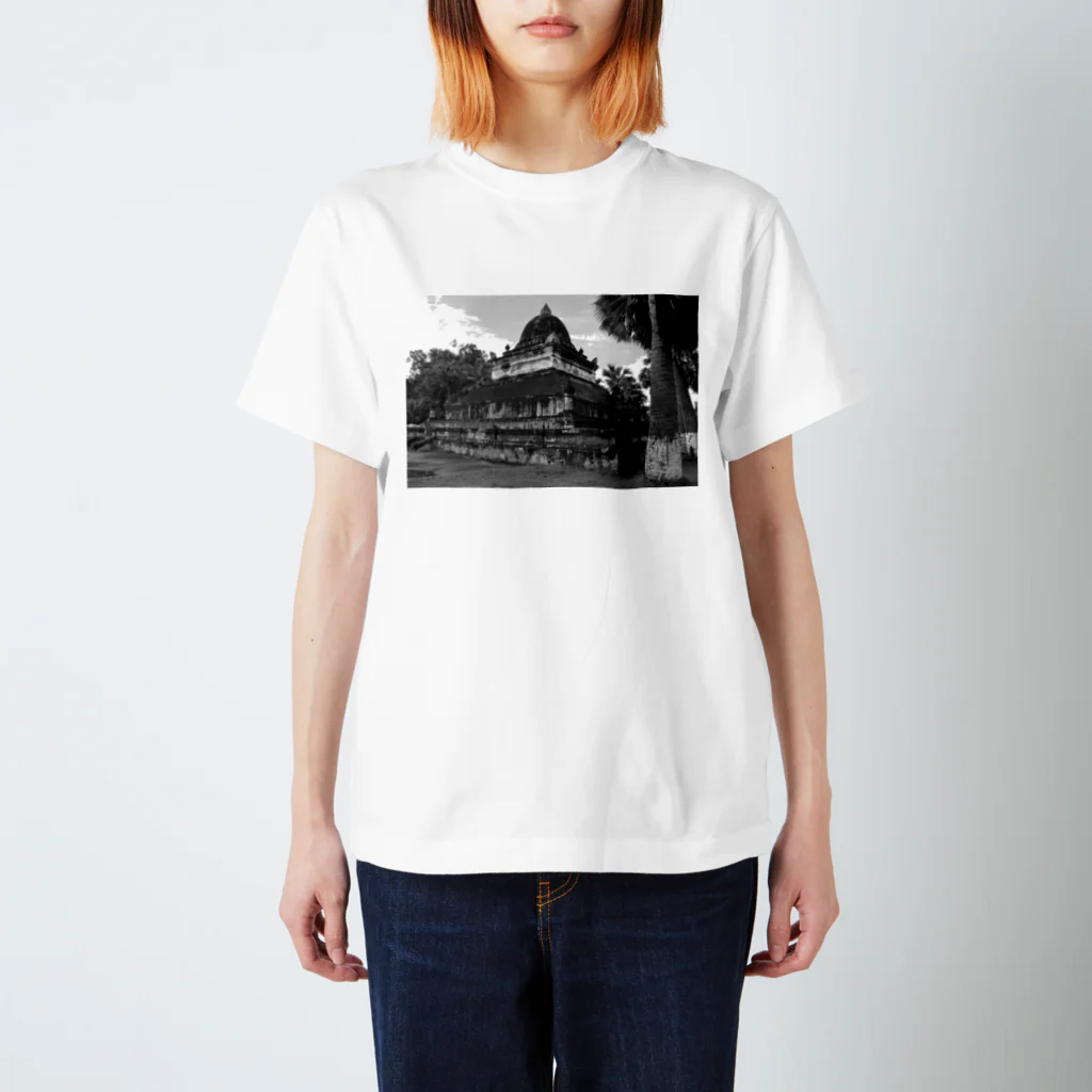 Scene_Sniperのルアンパバーン　スイカ寺モノクロ スタンダードTシャツ