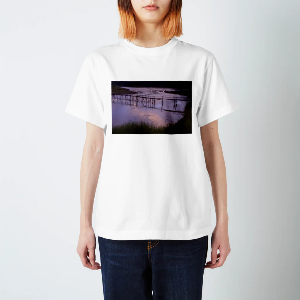 Scene_Sniperのルアンパバーン　バンブーブリッジ001 スタンダードTシャツ