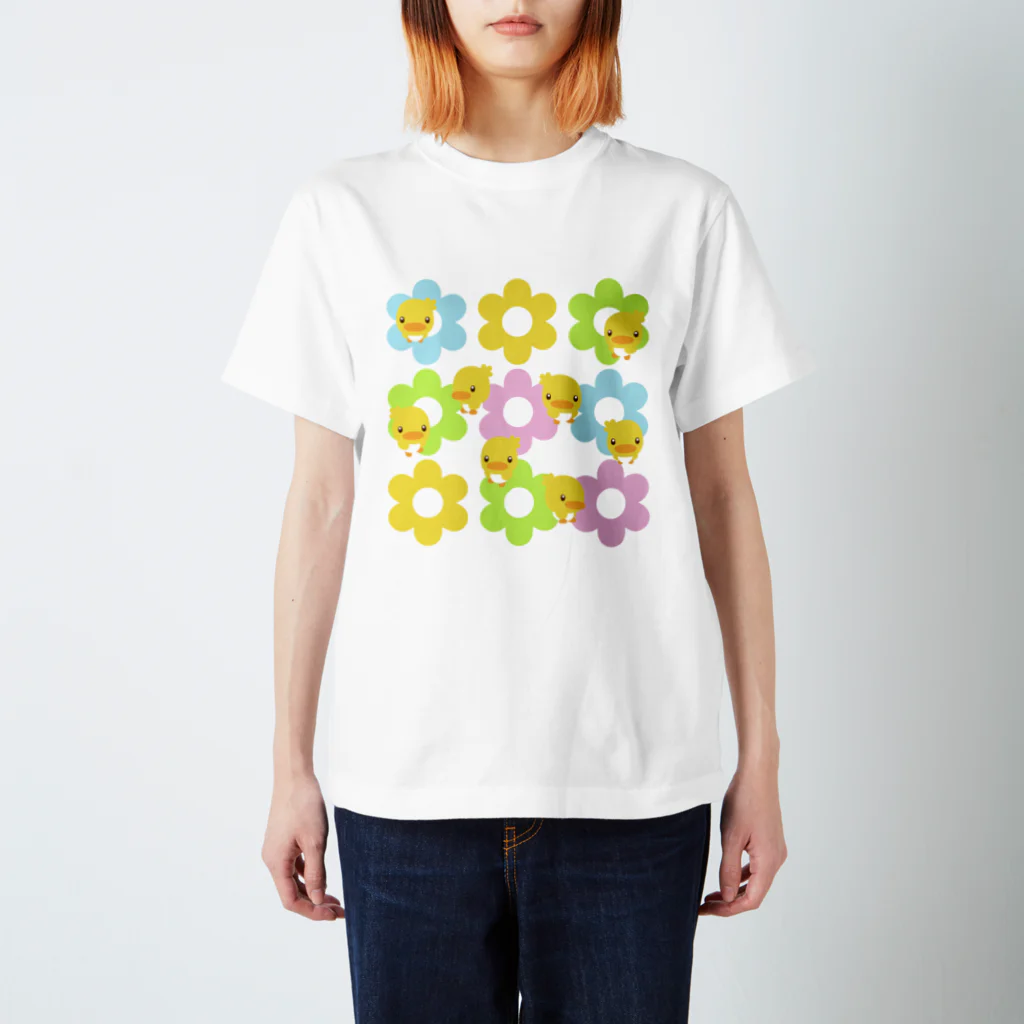 akimalの花とヒヨコ スタンダードTシャツ