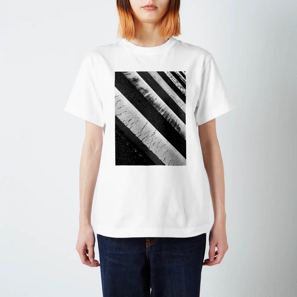 Kazuo Hoshinaのいい感じの横断歩道 Regular Fit T-Shirt