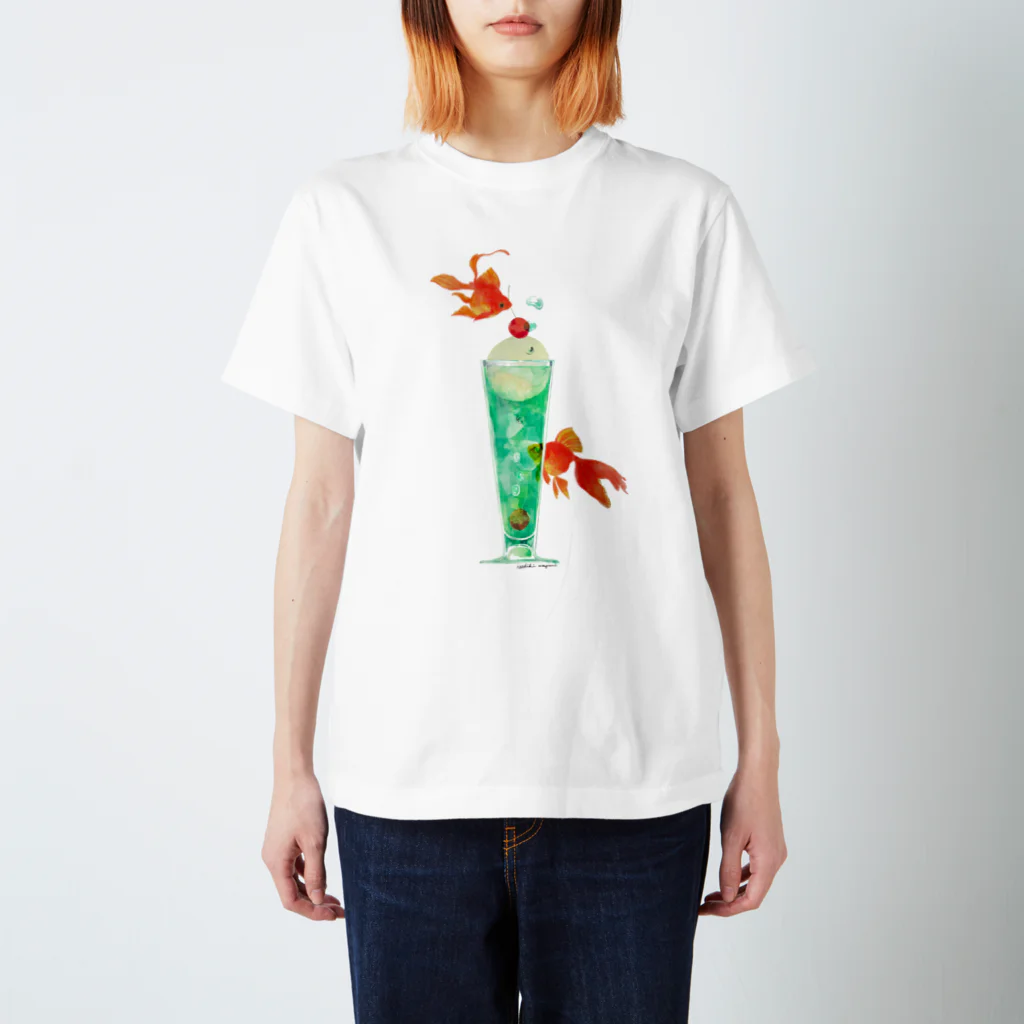 isshiki mayumiの金魚とソーダが夢の泡 Regular Fit T-Shirt