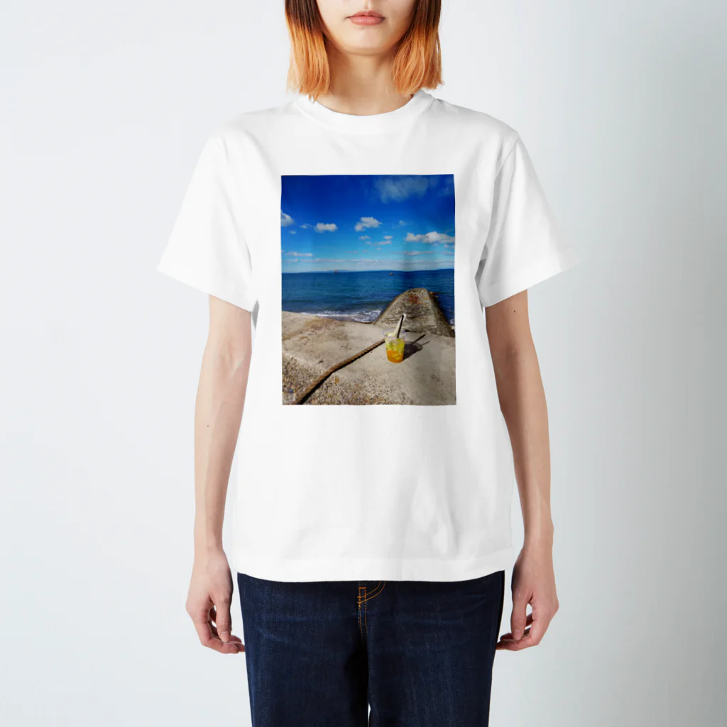 めぐりめぐりての海辺でレモネード🍋 スタンダードTシャツ