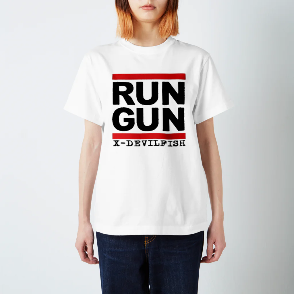 X-DEVILFISHのRUN GUN Tシャツ Regular Fit T-Shirt