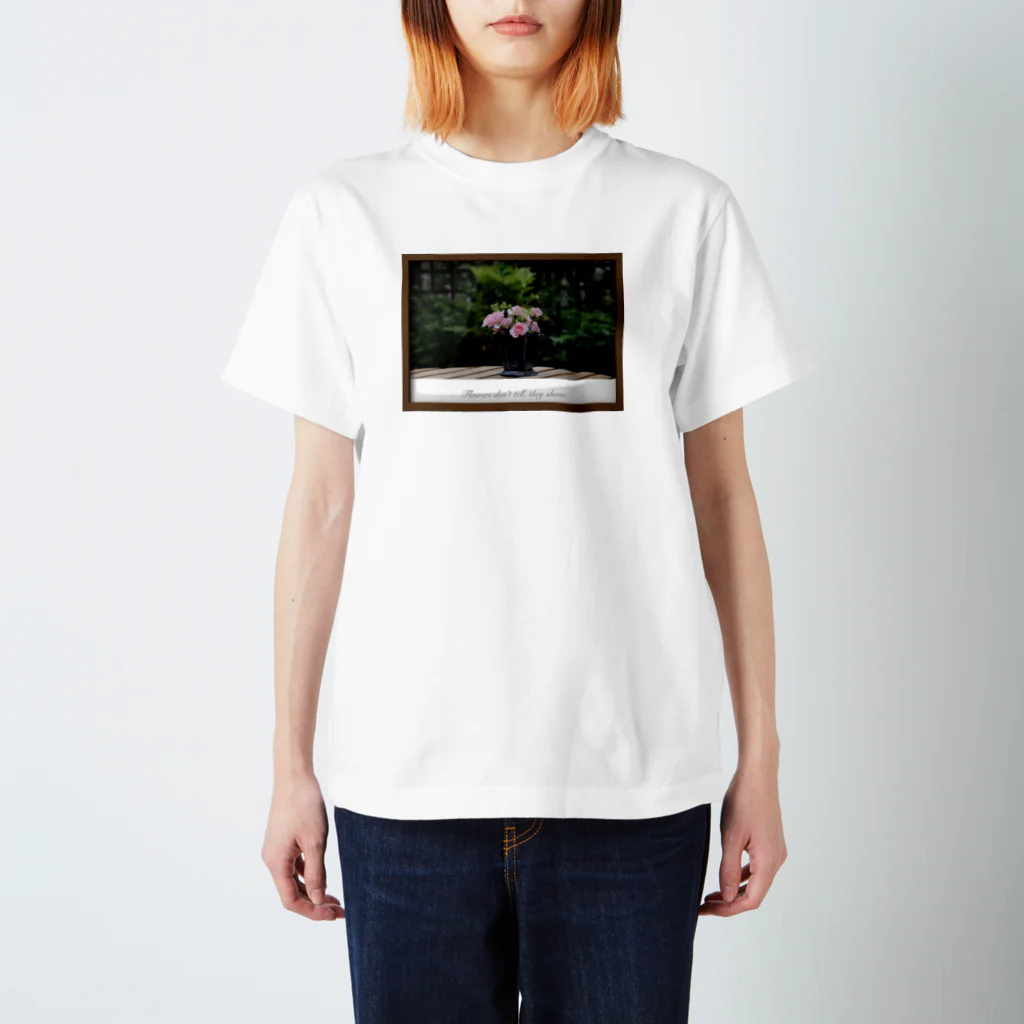 erumaのFlowers don’t tell, they show.　 Regular Fit T-Shirt