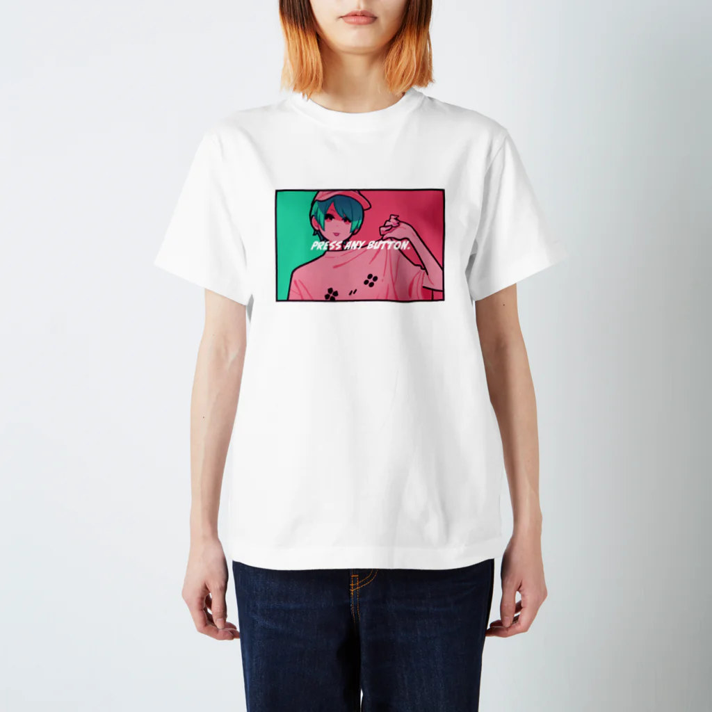 美好よしみのGAME GIRL Regular Fit T-Shirt