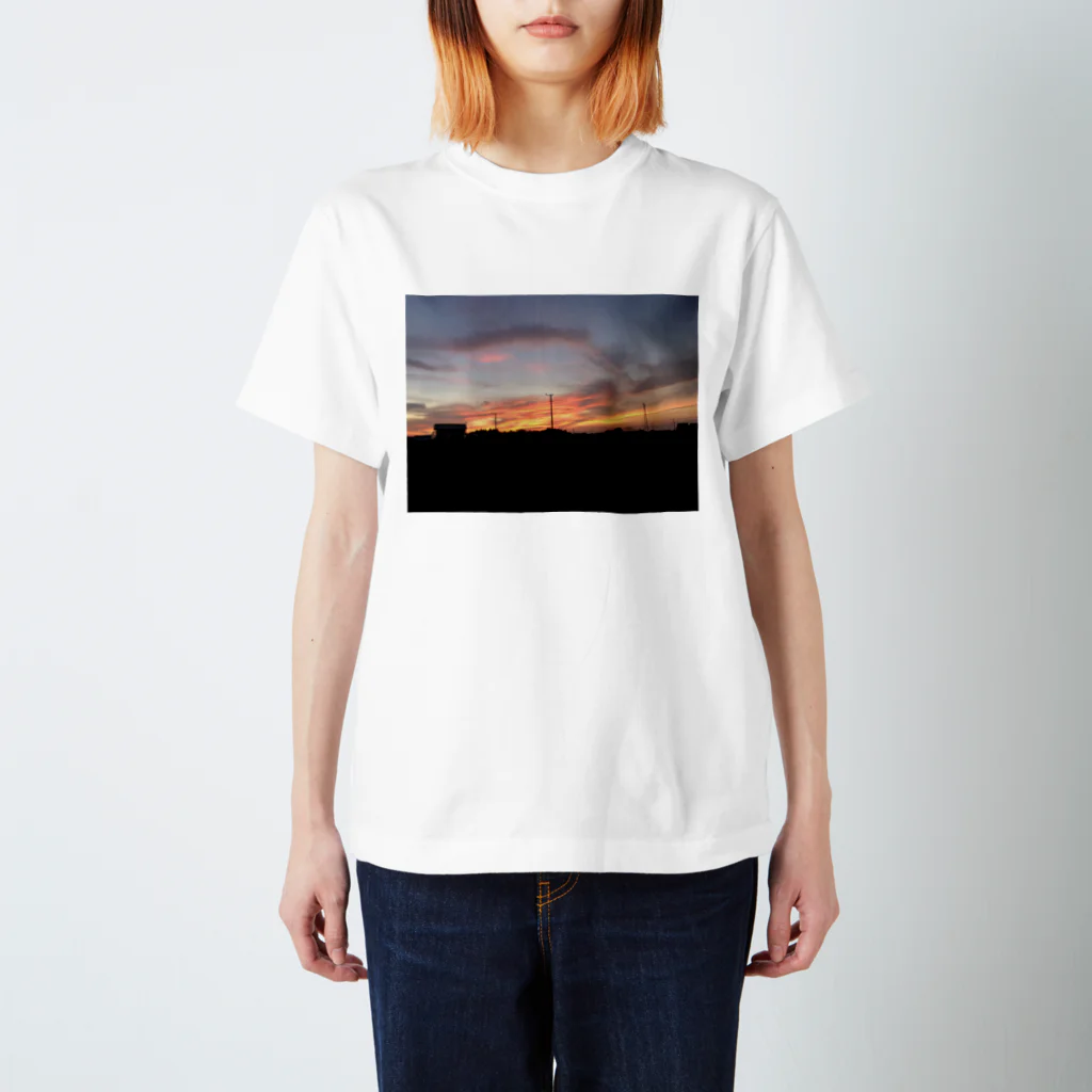 ばにーすぺーの夕焼けぞら Regular Fit T-Shirt