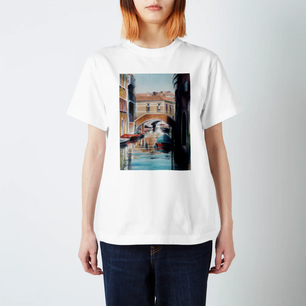 March-Hare-Galleryのヴェニスの昼下がり Regular Fit T-Shirt