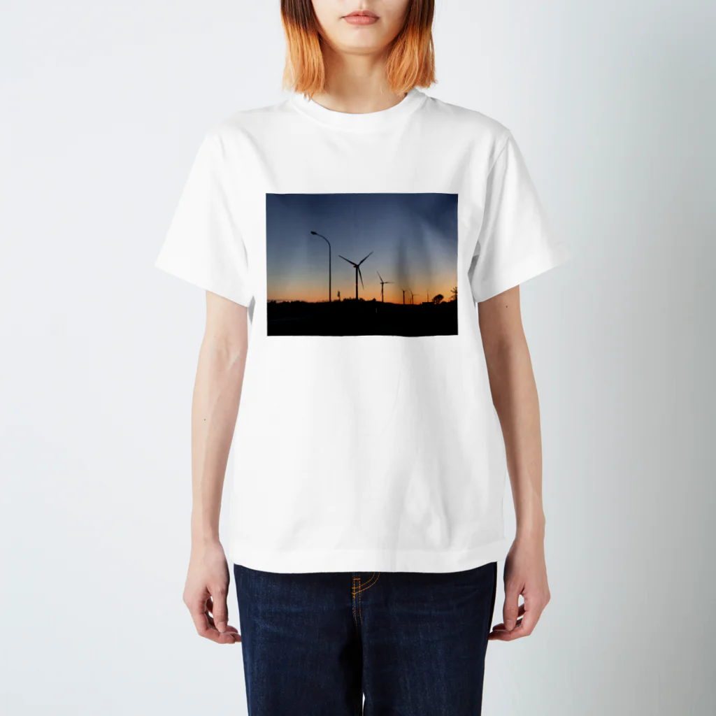 ssの朝焼けの風車 スタンダードTシャツ