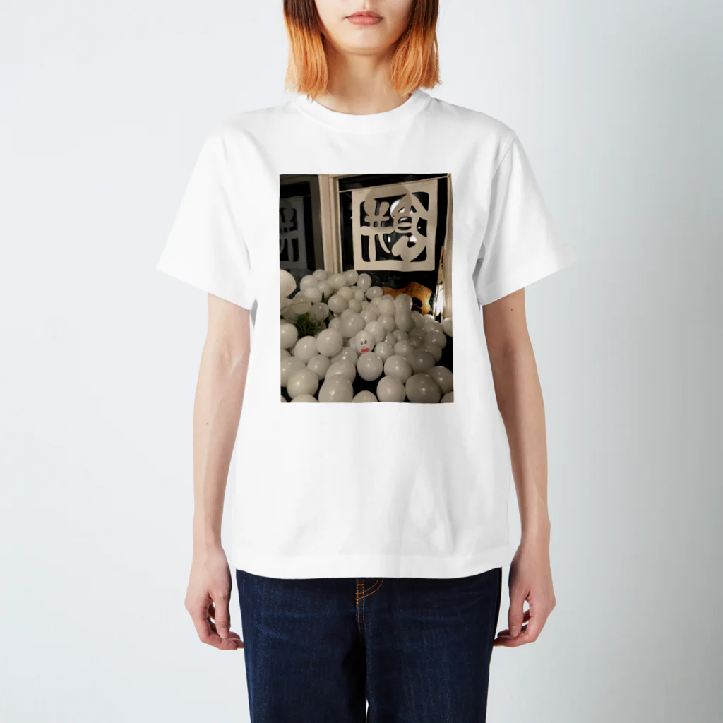 YA-BUY7のもちつもたれつ Regular Fit T-Shirt