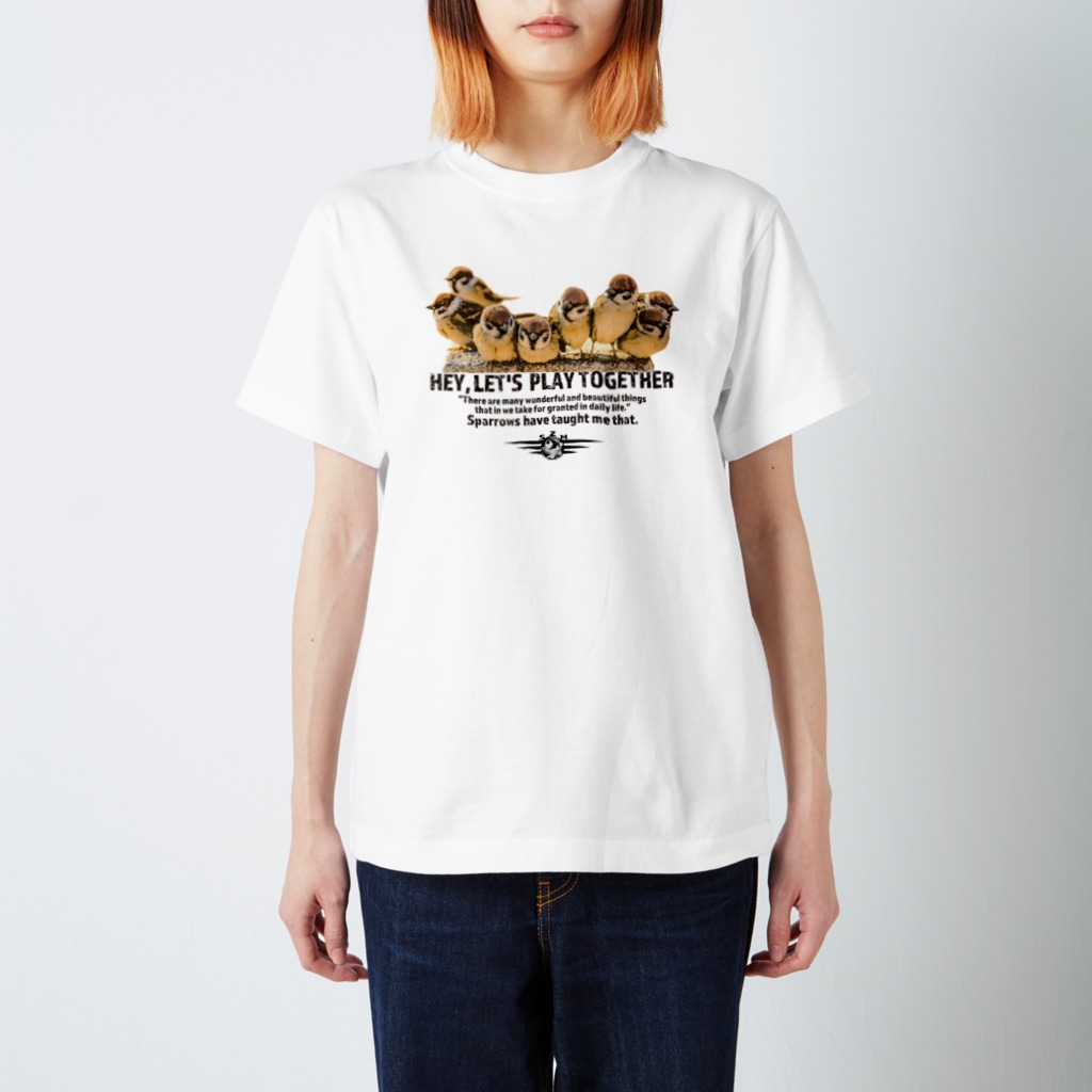 “すずめのおみせ” SUZURI店の一緒に遊ぼう！ #001 Regular Fit T-Shirt