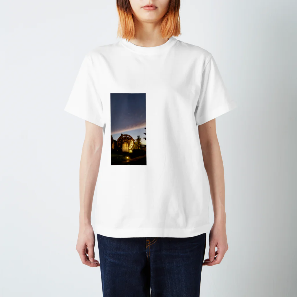 Chai-myumyuの夜の水車🌙 スタンダードTシャツ