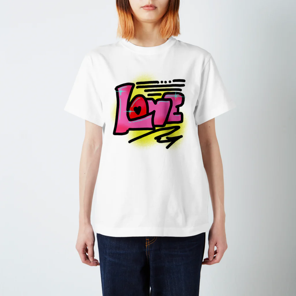 人食べるの「LOVE」 Regular Fit T-Shirt