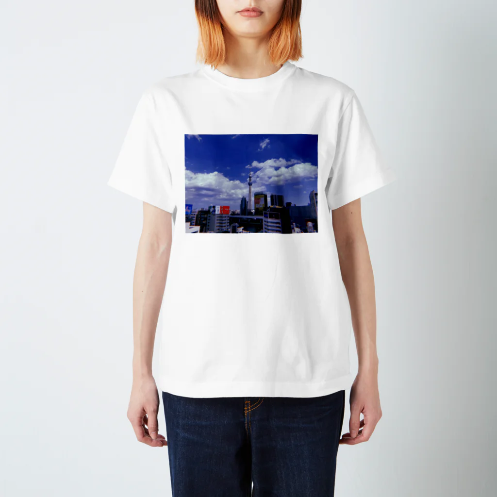 ま、の東京の象徴 スタンダードTシャツ