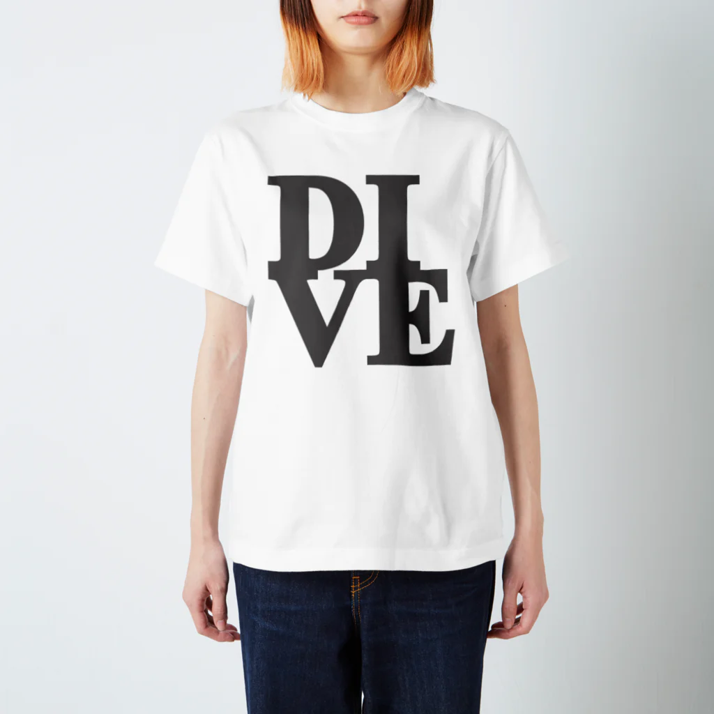 Plastic-Earthの"Dive" POP-ART風 Regular Fit T-Shirt