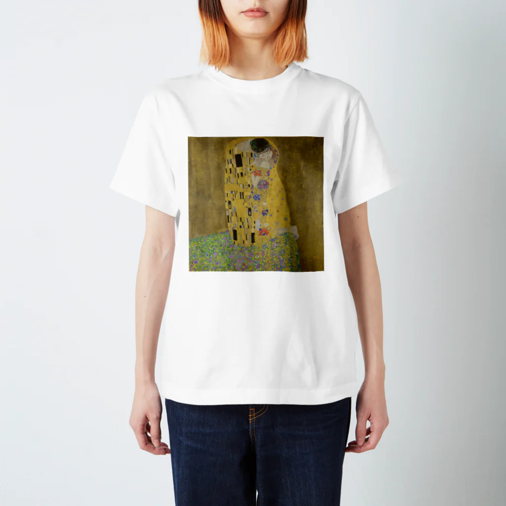 art-standard（アートスタンダード）のグスタフ・クリムト（Gustav Klimt） / 接吻（The Kiss） 1908 Regular Fit T-Shirt