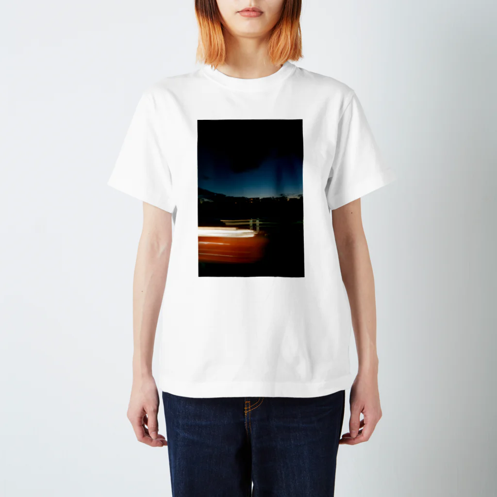 変な写真の夜の国体道路 スタンダードTシャツ