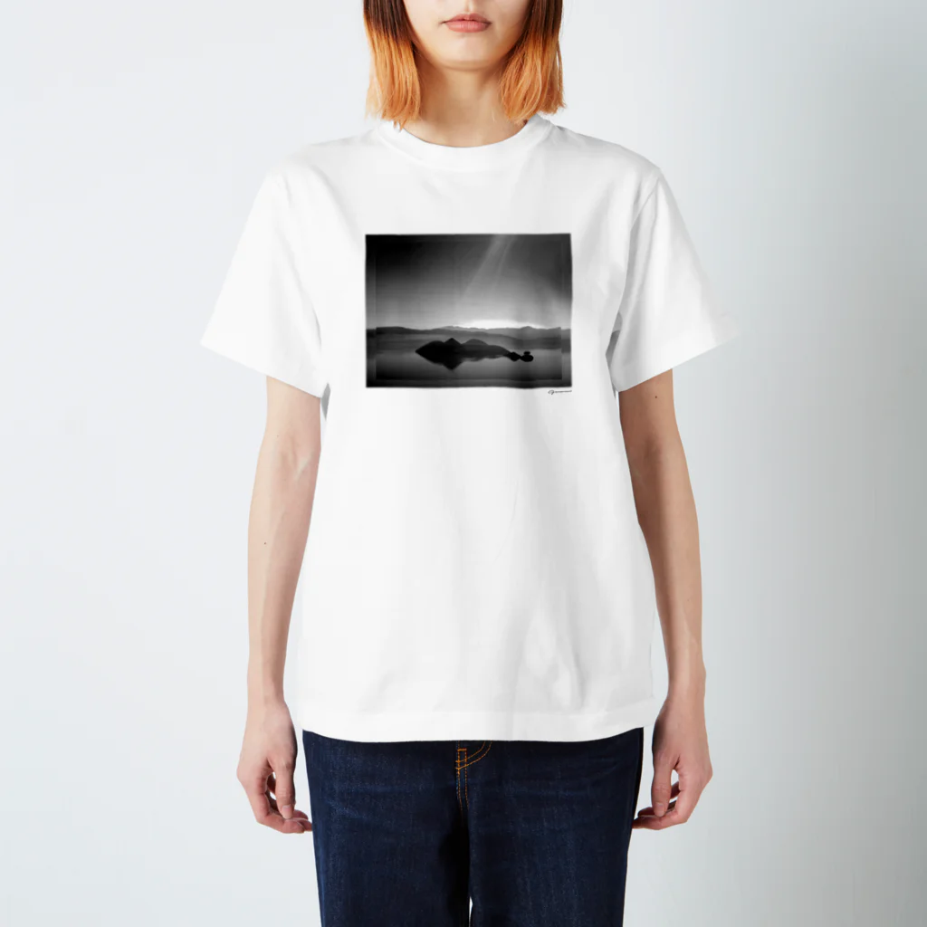 GenerousのLAKE TOYA スタンダードTシャツ