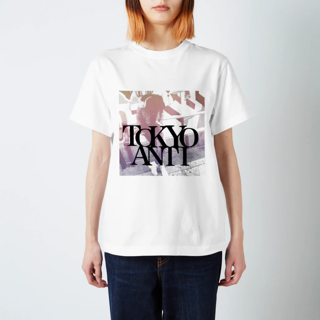 TOKYO ANTI 本店のTOKYO ANTI ロゴTシャツ Regular Fit T-Shirt