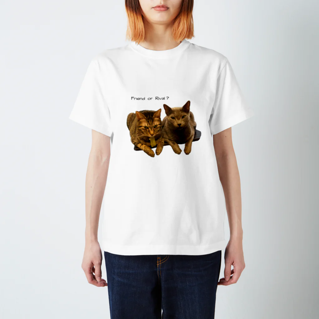 猫カフェ ぶぅたんグッズショップのFriend or Rival Regular Fit T-Shirt