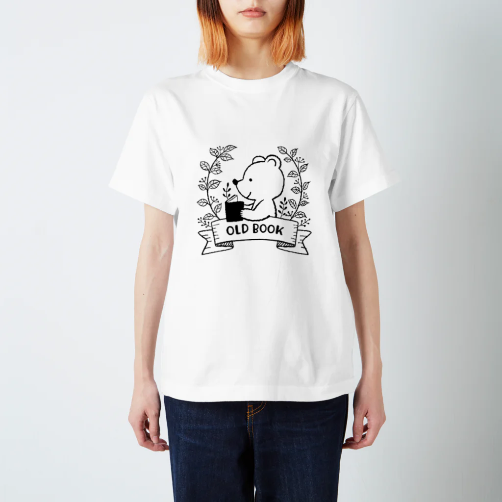 マヅメ ミユキ | atelier paccaのOLD BOOK（ブラック） Regular Fit T-Shirt