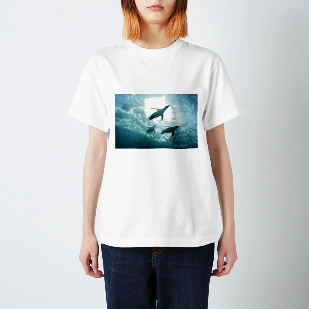 椎茸のペンギン Regular Fit T-Shirt