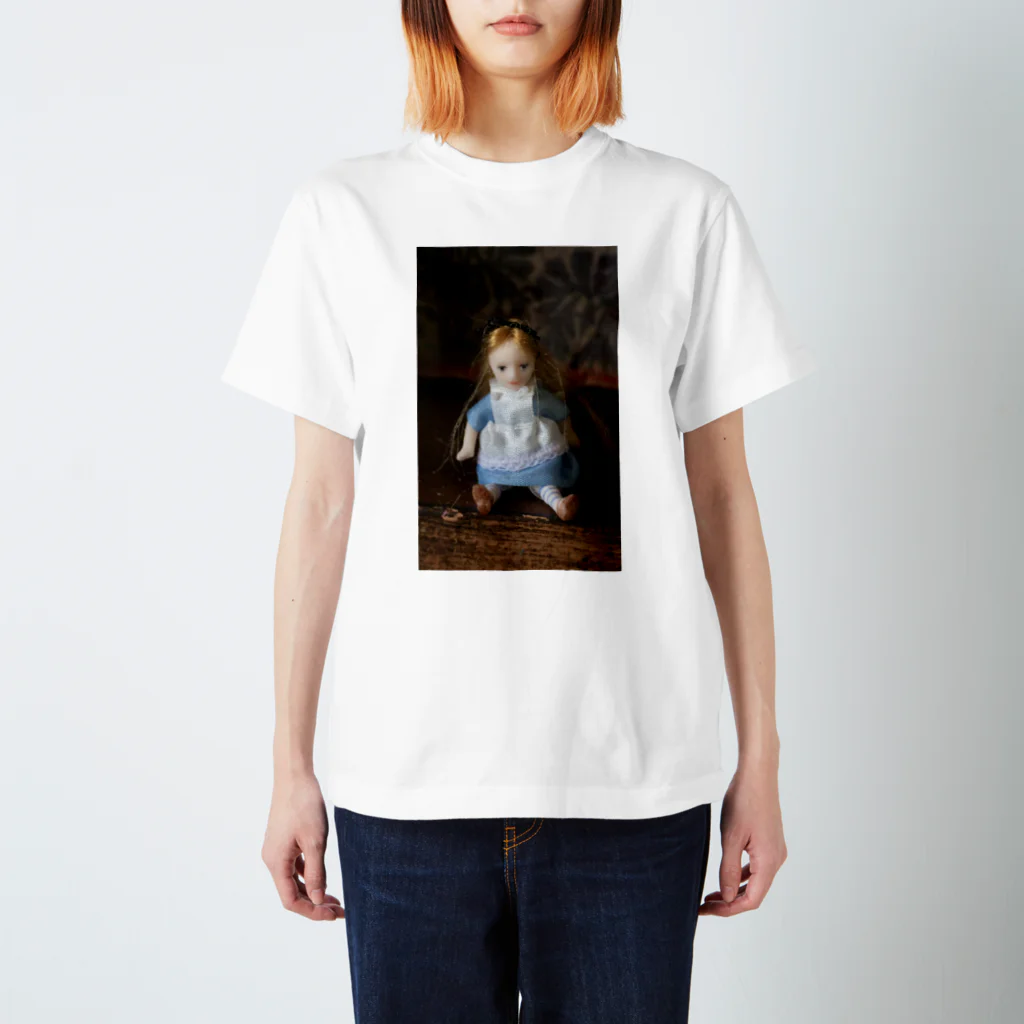 rosendollsのTiny Alice Regular Fit T-Shirt