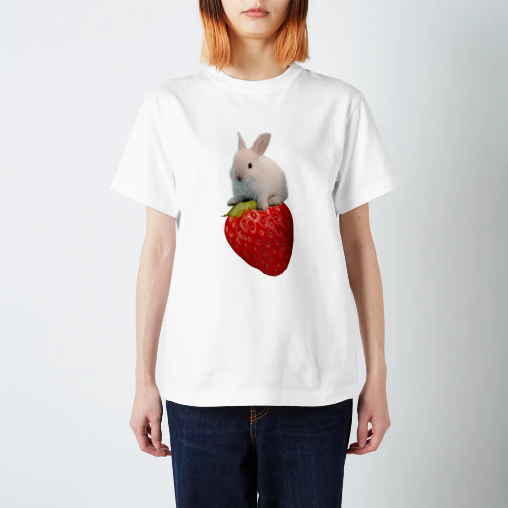里菜のうさいちご Regular Fit T-Shirt