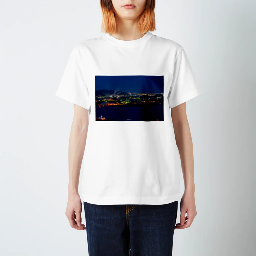 つばさ@フォトグラファーの工場夜景1 スタンダードTシャツ