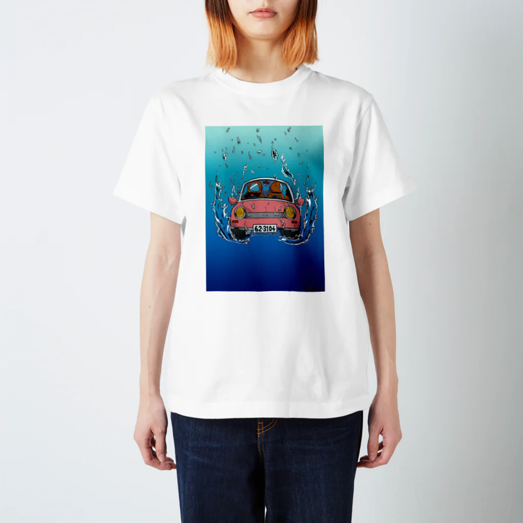 むつ さとしのThe Diving Car Regular Fit T-Shirt