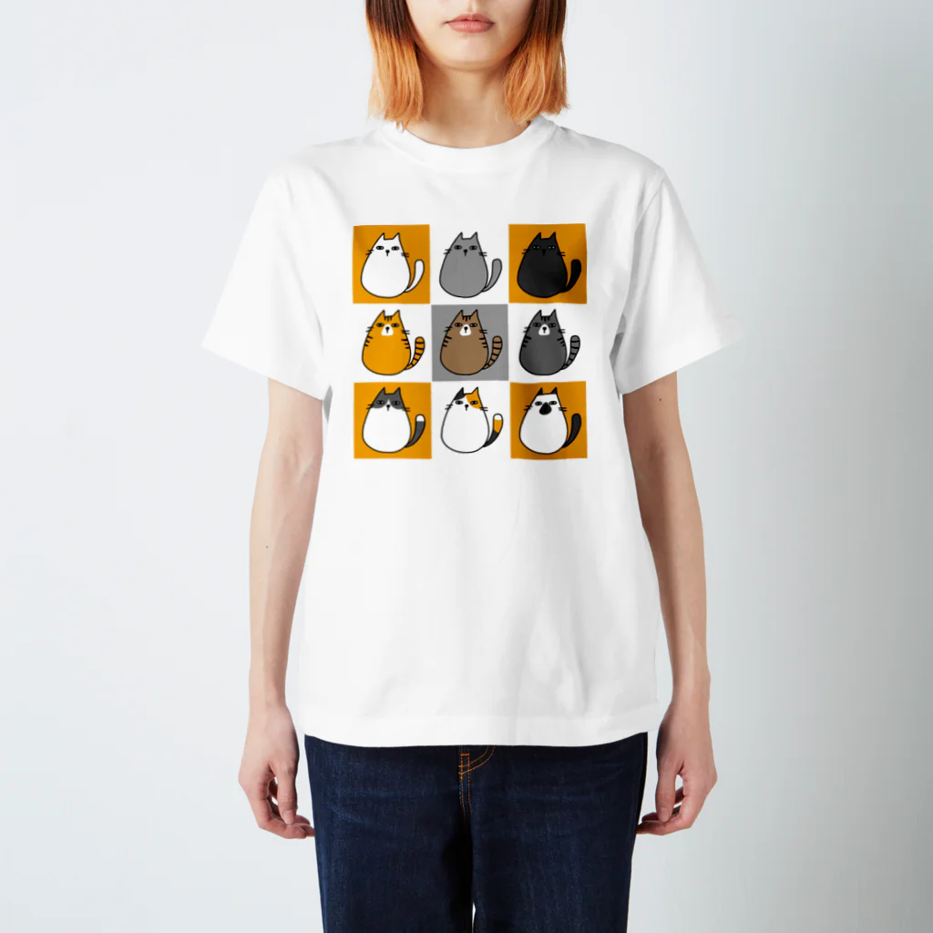 麦畑の9パネル猫 Regular Fit T-Shirt